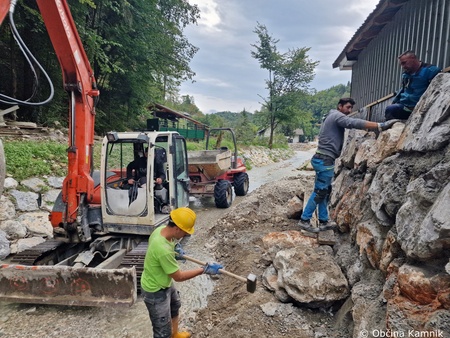 Sanacijska obnova vodotokov in hudournikov po poplavah (14)